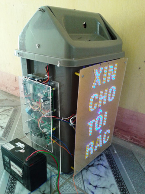 Sinh viên Việt Nam chế tạo thùng rác thông minh - 1