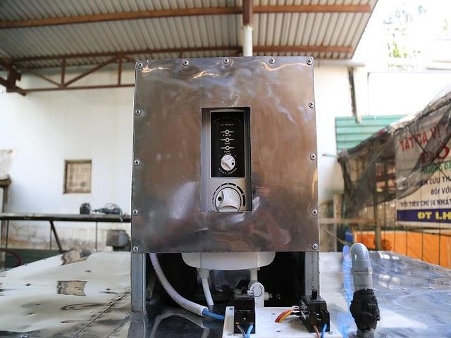Bác nông dân Tây Nguyên tự chế tạo máy rửa chén công nghiệp 2