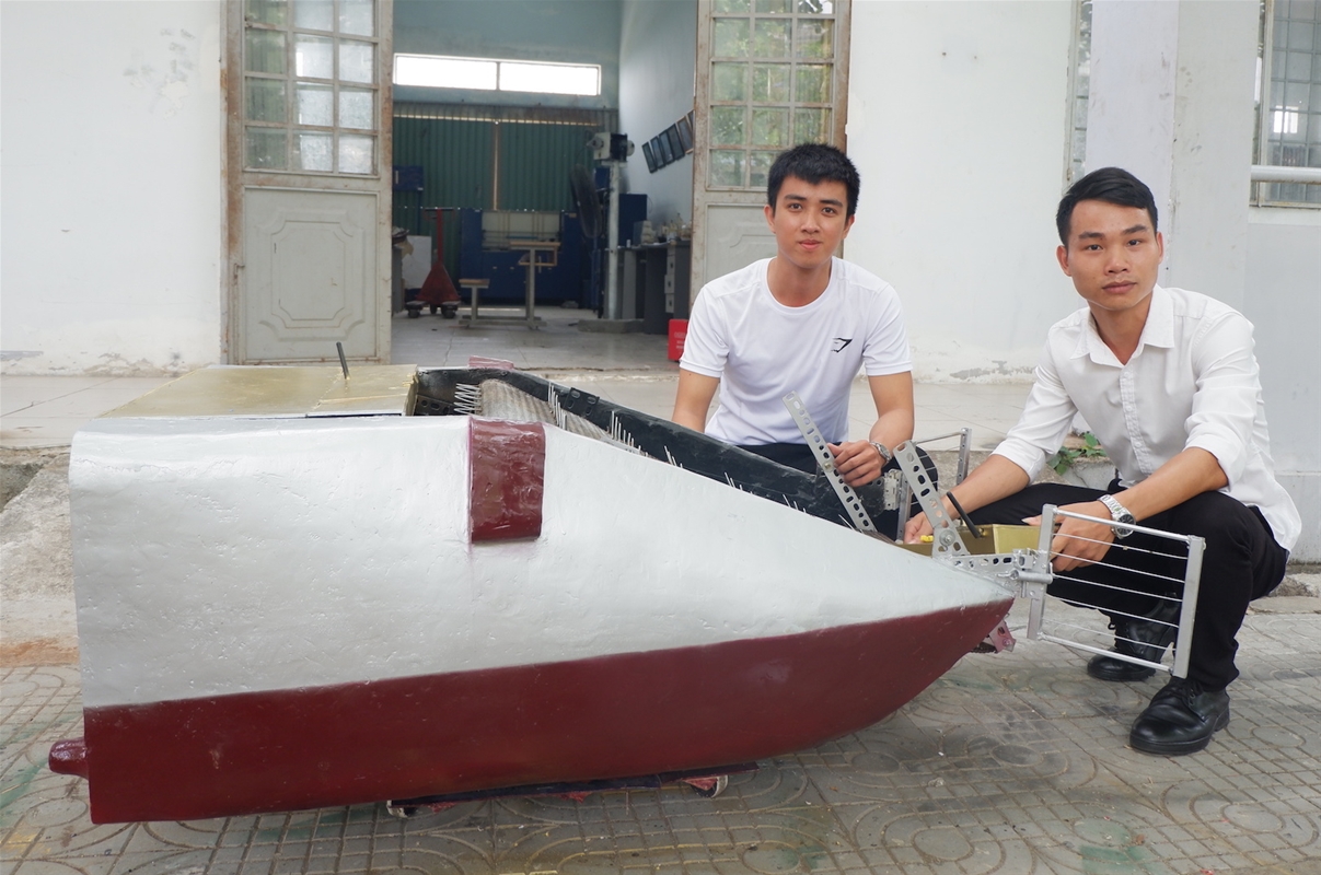 Sinh viên Đà Nẵng chế tạo máy thu gom rác thải 4