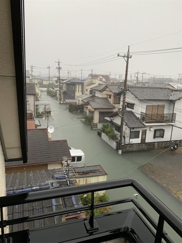 Sửng sốt trước cảnh nước lũ ngập Nhật Bản vẫn sạch trong, không một cọng rác 2