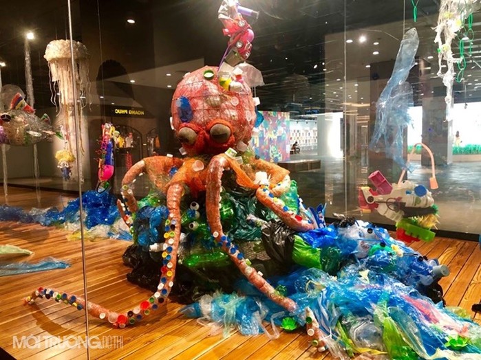 Triển lãm “Hành tinh nhựa”: Vật liệu nhựa qua sử dụng hóa thành tác phẩm nghệ thuật 3