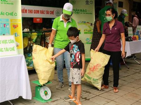 Hoàn Kiếm - Hà Nội: Người dân tích cực hưởng ứng phân loại rác tại nguồn