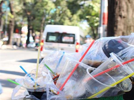 Việt Nam đang tính toán lộ trình cấm nhựa dùng một lần