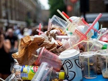 Xử lý rác nhựa từ các thương hiệu trà sữa và trách nhiệm của doanh nghiệp
